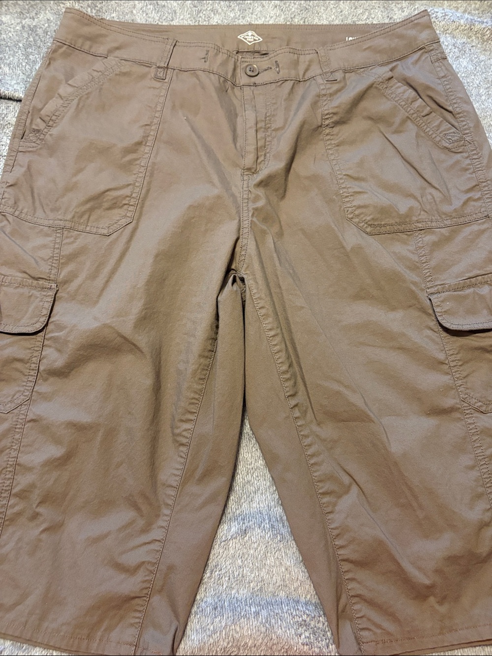 St. John's Bay Brown Women's Cargo Capris size 16